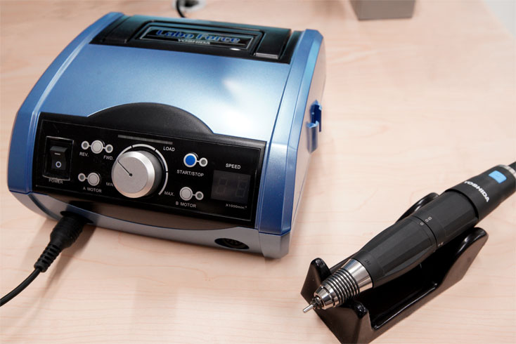 技工用エンジン